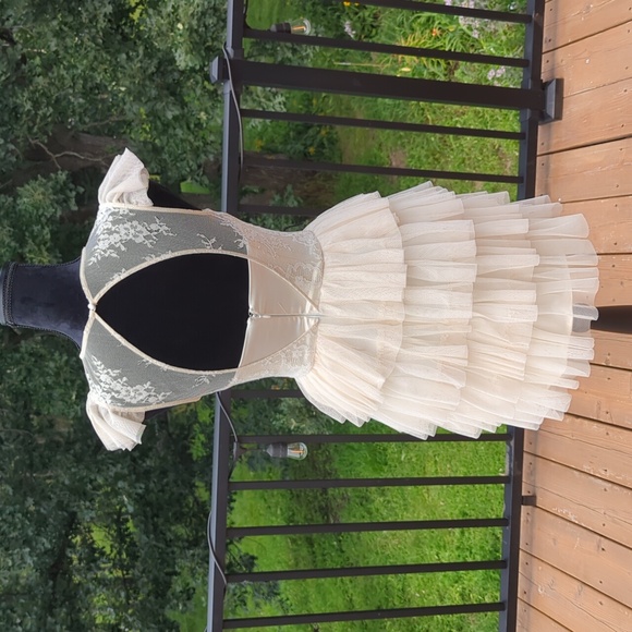 Floral Lace Dress - Picture 4 of 6